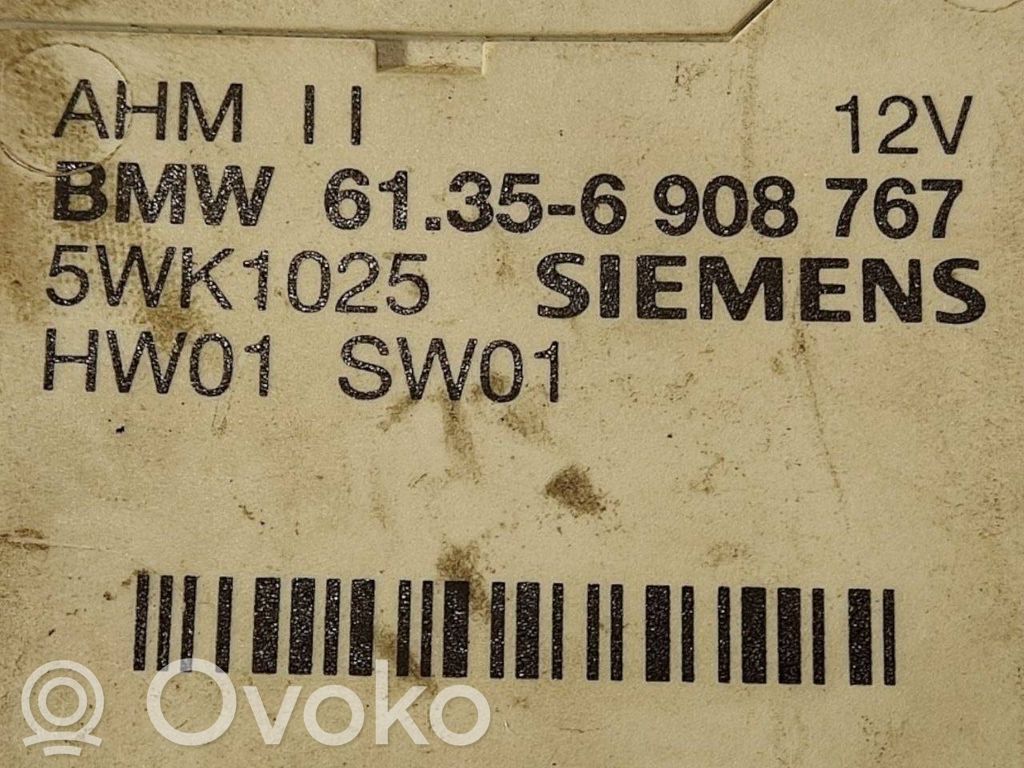 Piekabes āķa vadības bloks