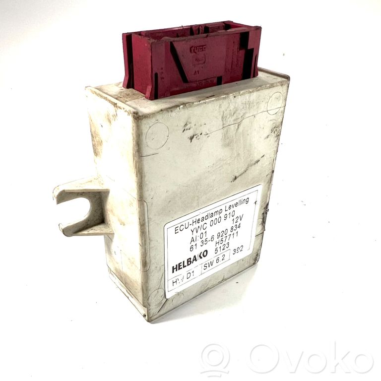 Augstuma sensors (priekšējo lukturu)