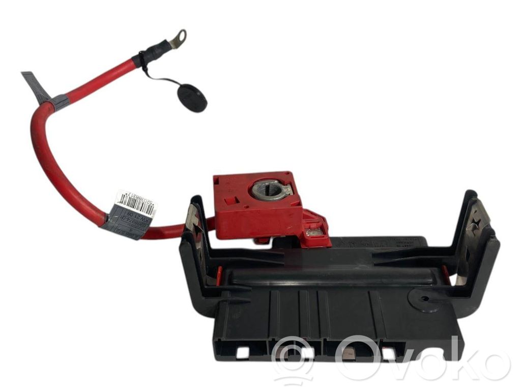 Positive wire connection assembly