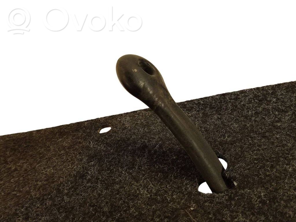 Bagāžnieka sānu apakšējās apdares panelis