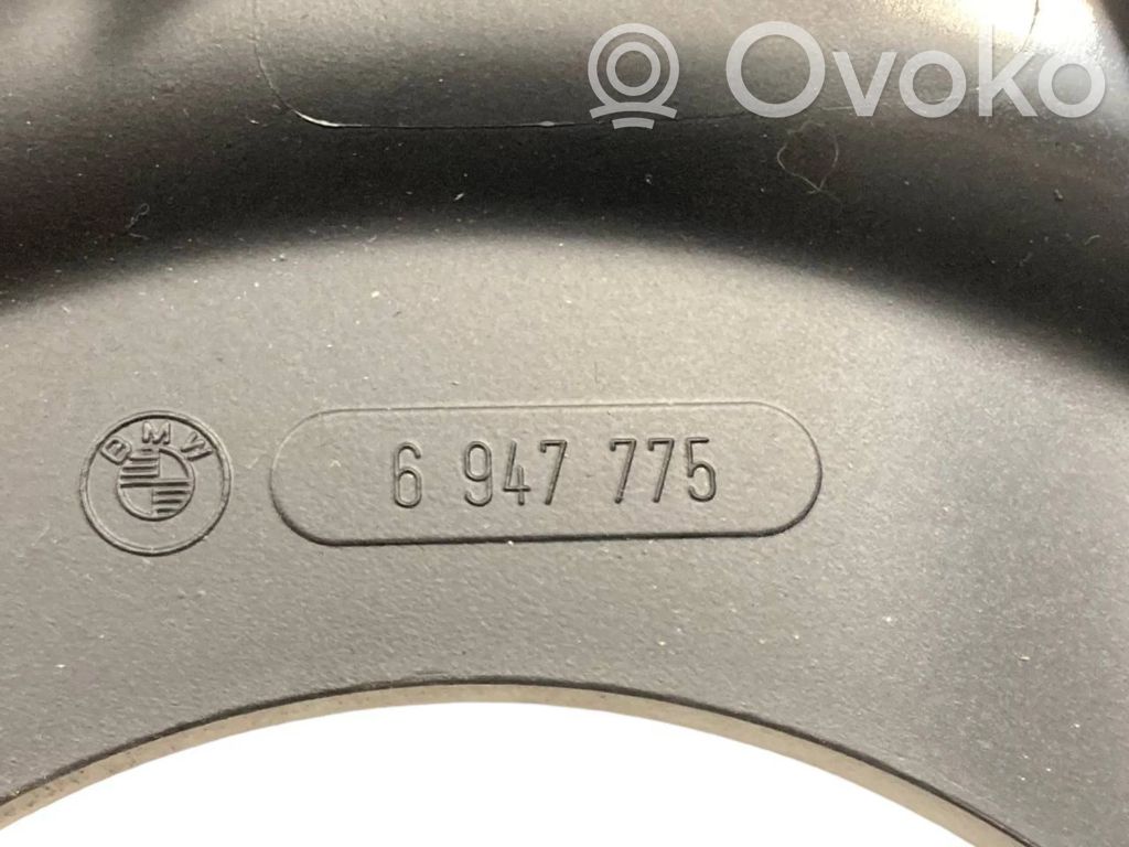 Stūres ass dekoratīvā apdare