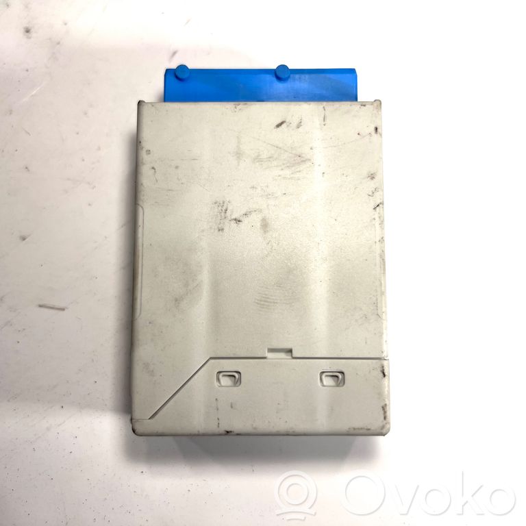 Logu tīrītāju relejs