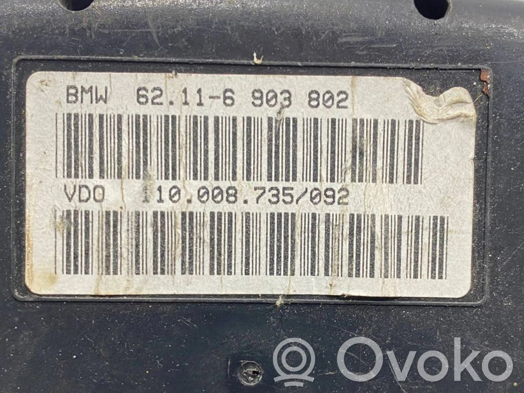 Speedometer (in the instrument panel)