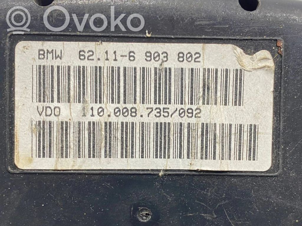 Speedometer (in the instrument panel)