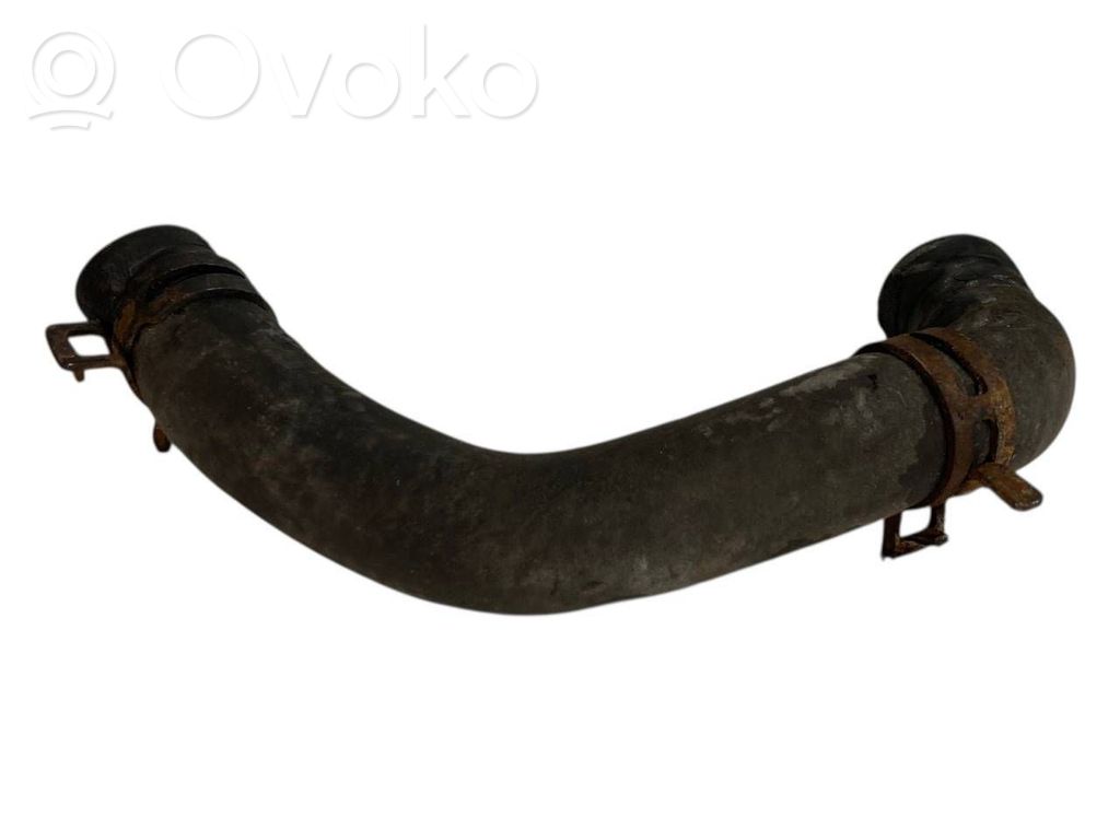 Caurulīte (-es) / šļūtene (-es)