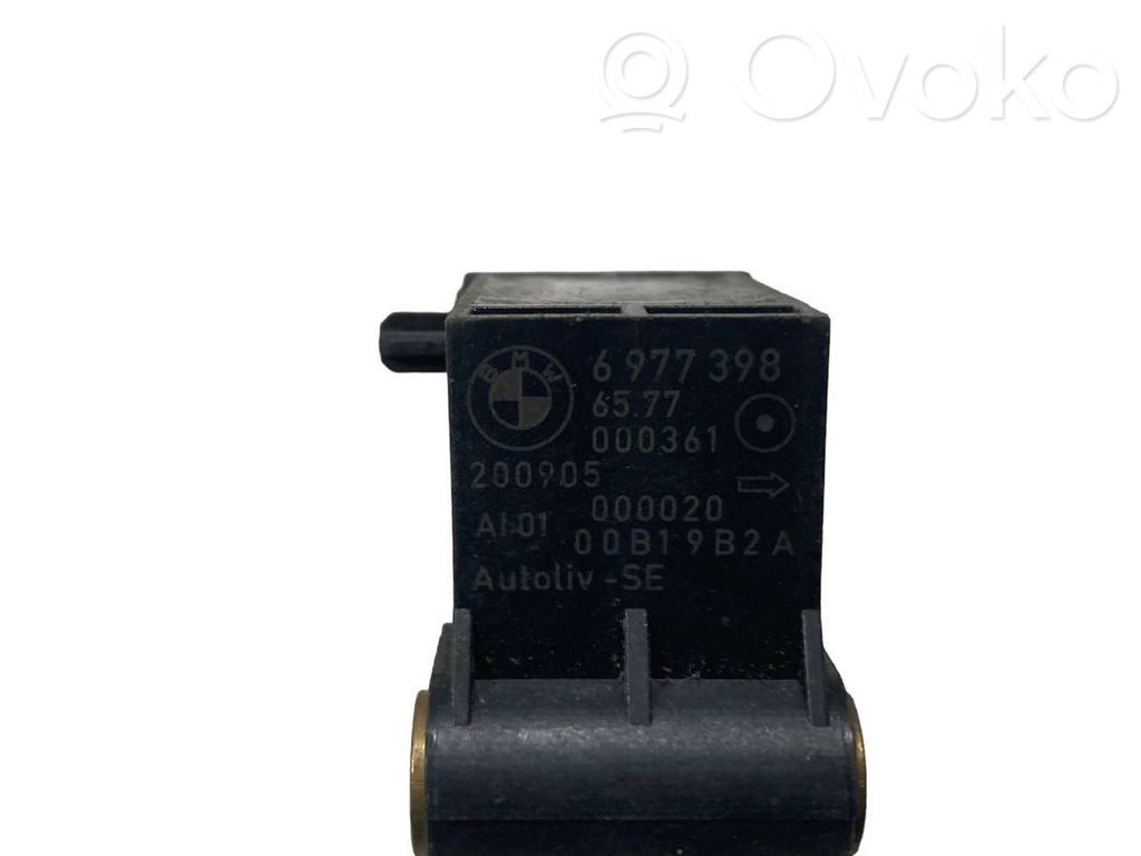 Airbag impact sensor