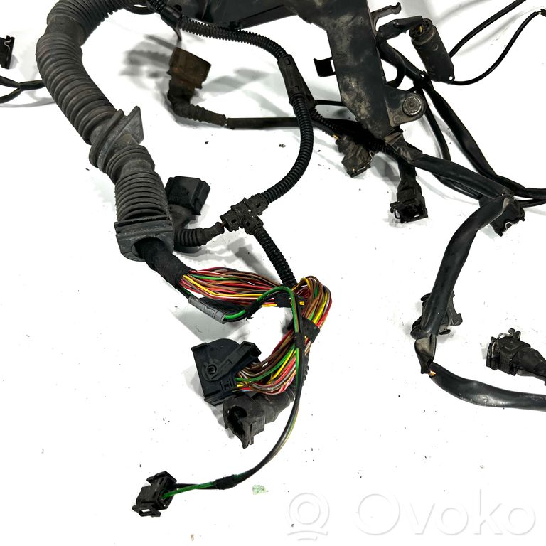 Dzinēja vadu instalācija