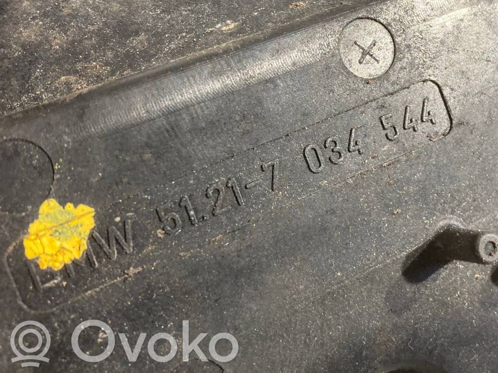 Priekšpusē turētājs / kronšteins ārējam atvēršanas rokturim