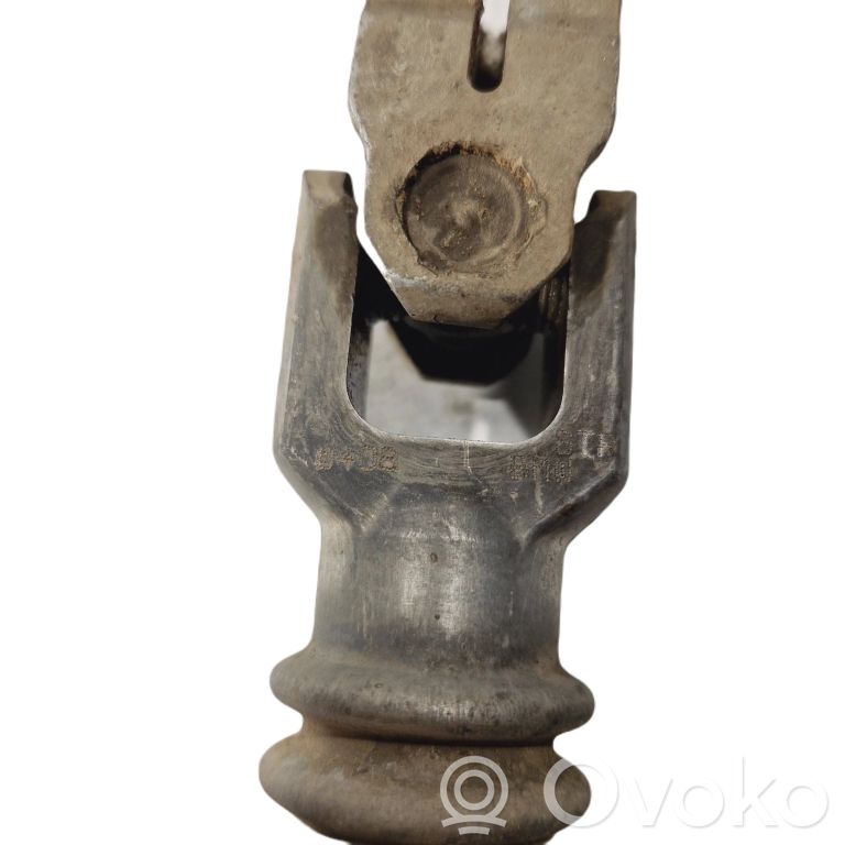 Stūresrata ass krustsavienojums