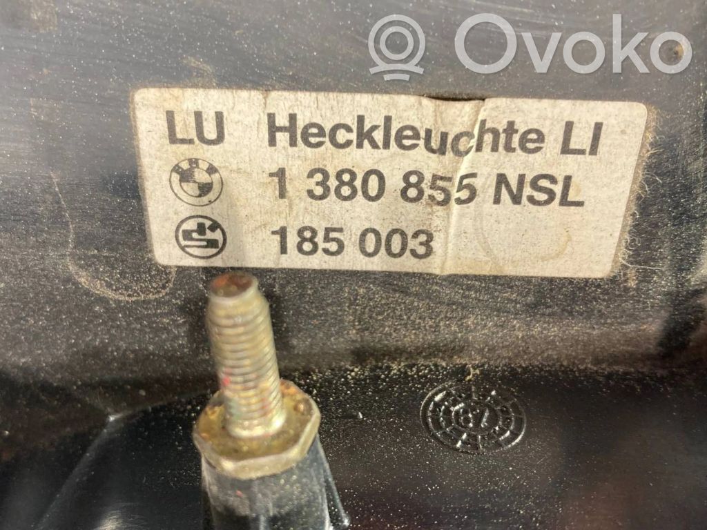 Aizmugurējais lukturis virsbūvē