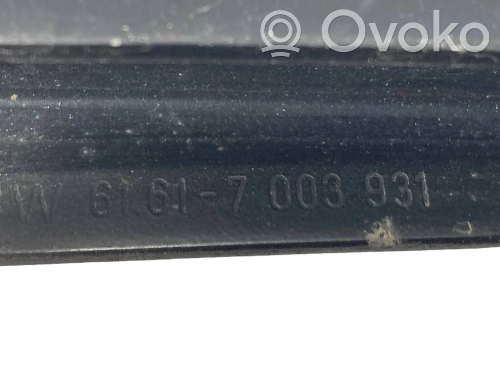 Windshield wiper arm