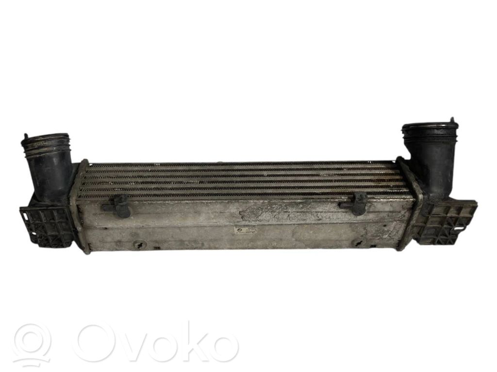 Starpdzesētāja radiators