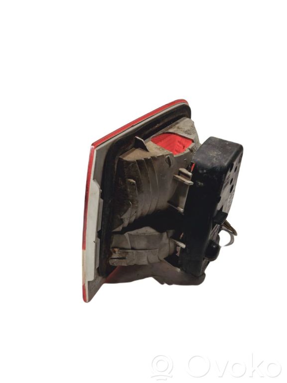 Taillight in the hood