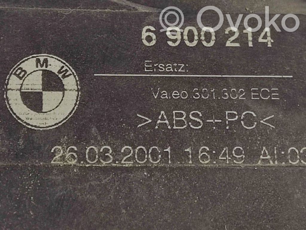 Задний фонарь в кузове