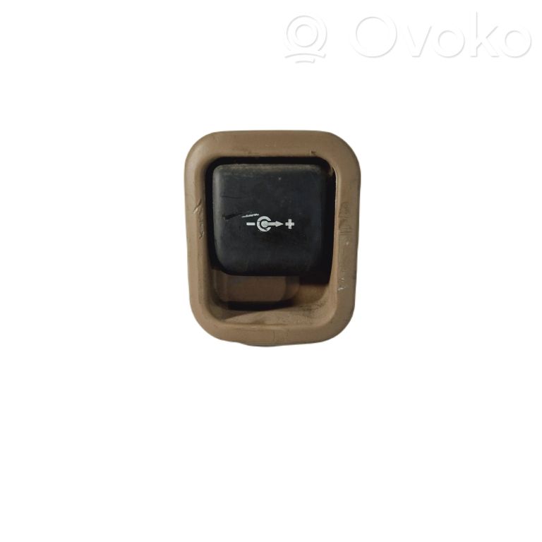 12 V socket (rear)