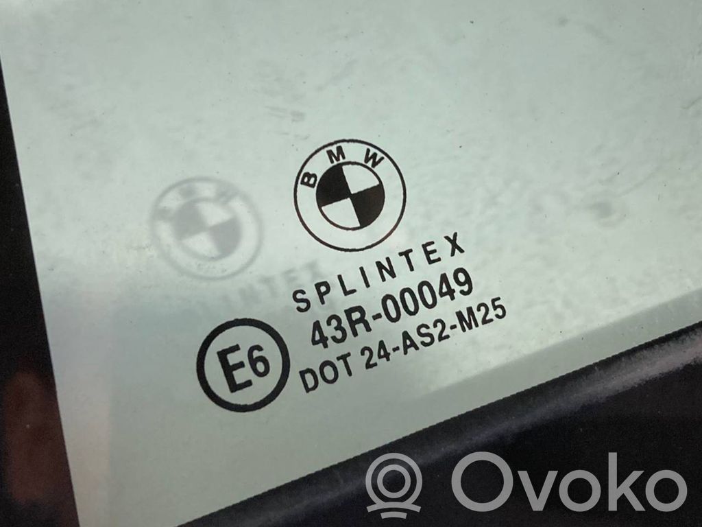 Mazais stikls "A" aizmugurējās durvīs