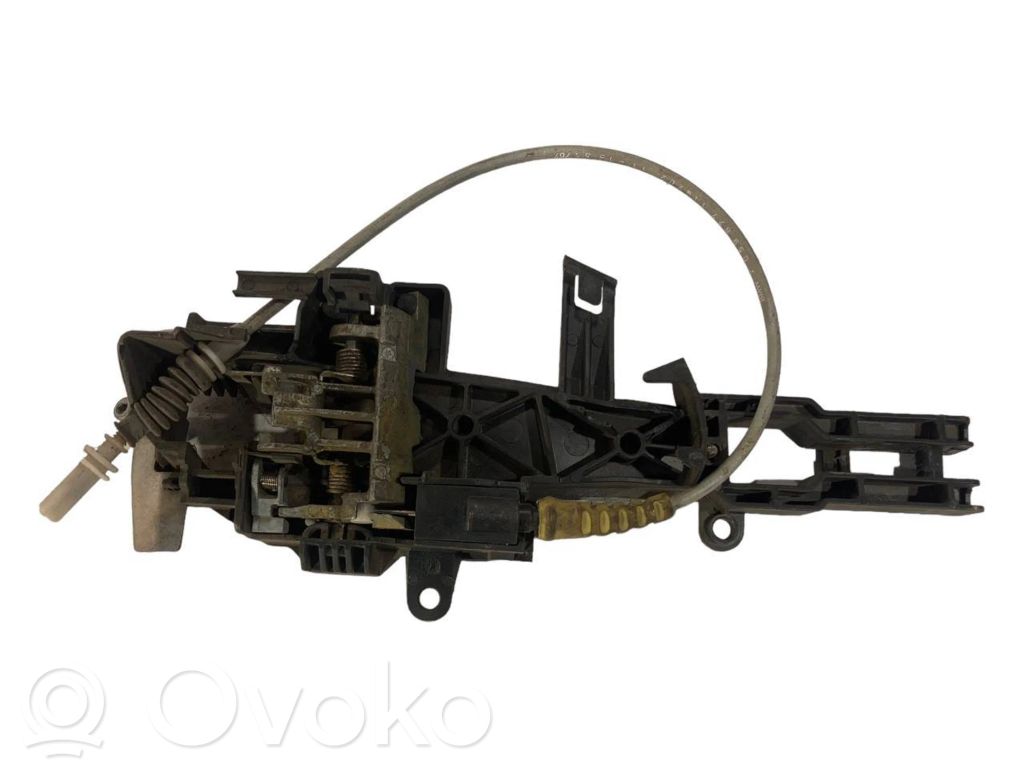 Aizmugurē turētājs / kronšteins ārējam atvēršanas rokturim