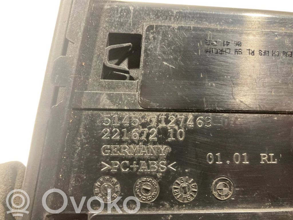 Glāžu turētājs (priekšā)