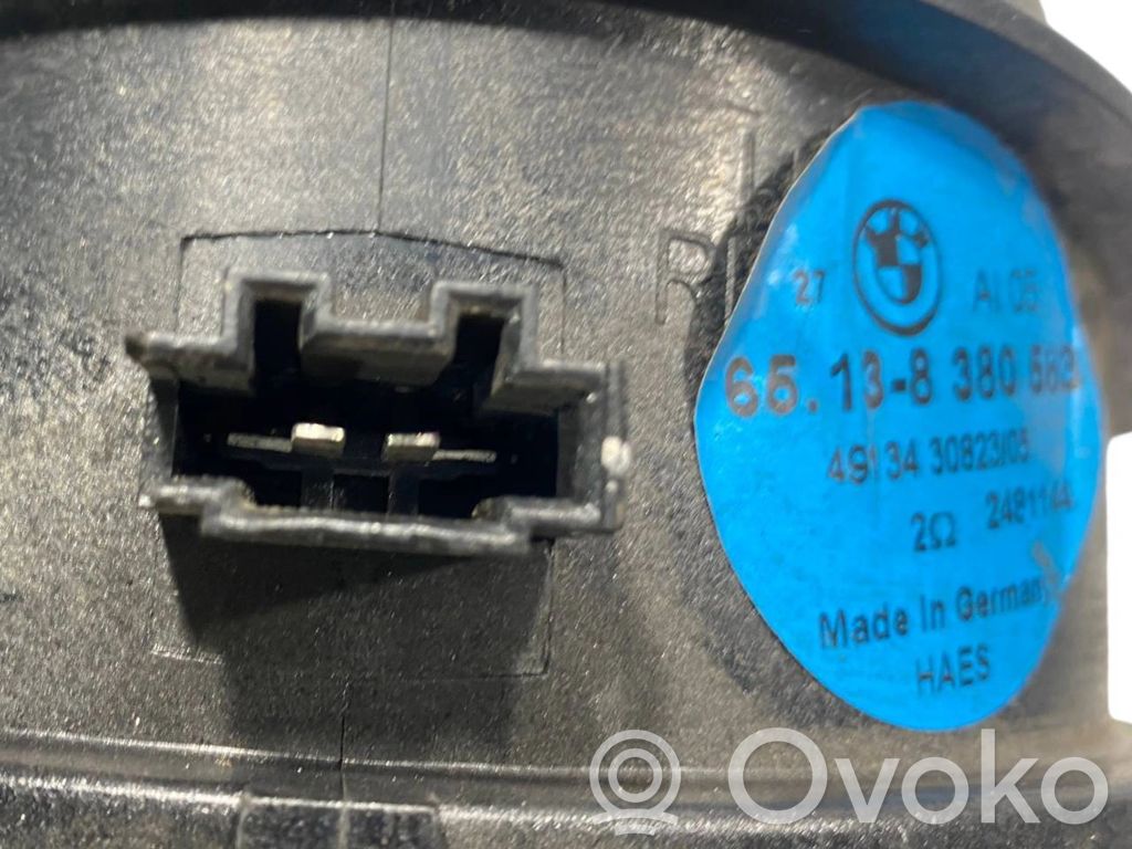 Speaker(s) in the rear door
