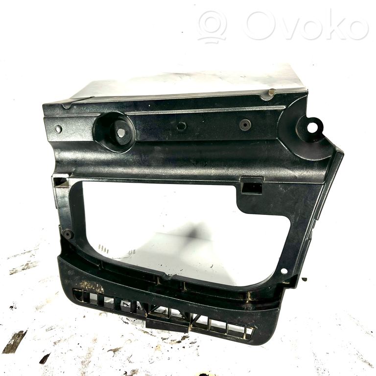 Side decorative trim panel