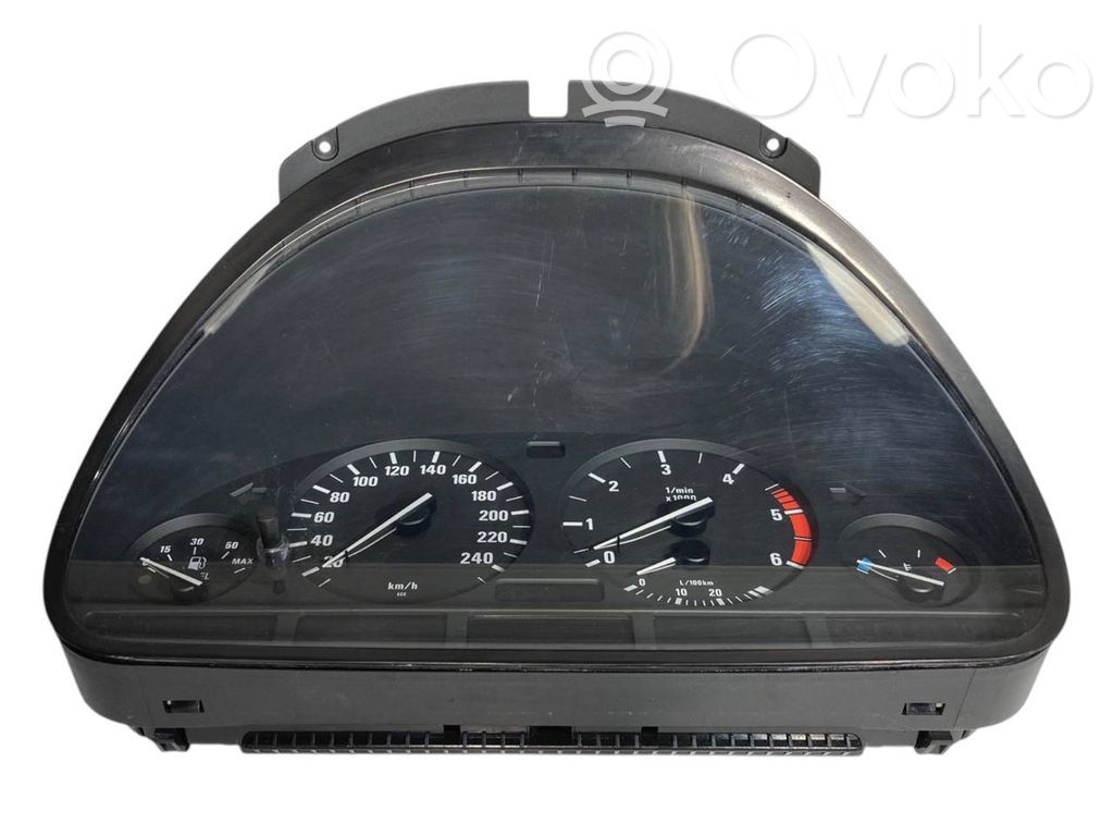 Speedometer (in the instrument panel)