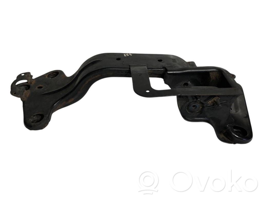 Transmission mounting bracket