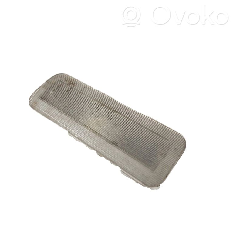 Aizmugurējo durvju apgaismojums (iekšpusē)