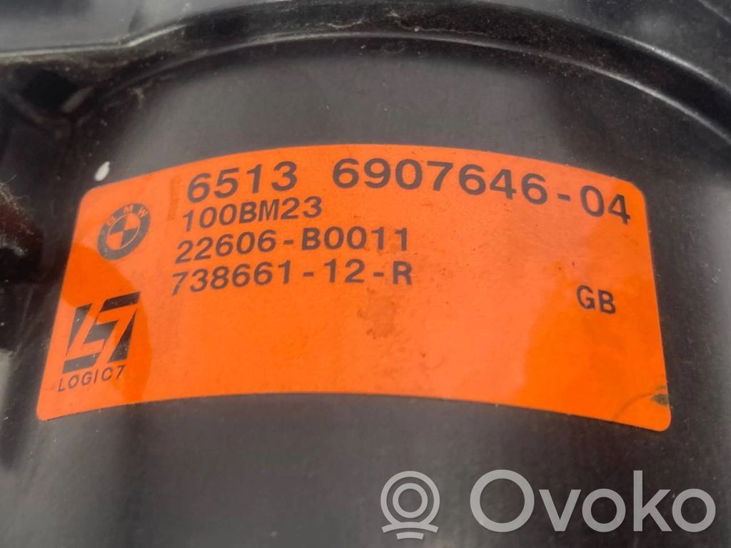 Skaļrunis priekšējā panelī