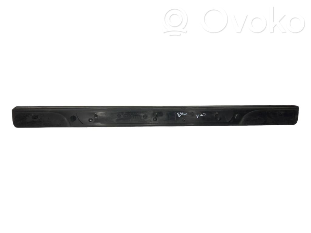 Front sill trim (inner)