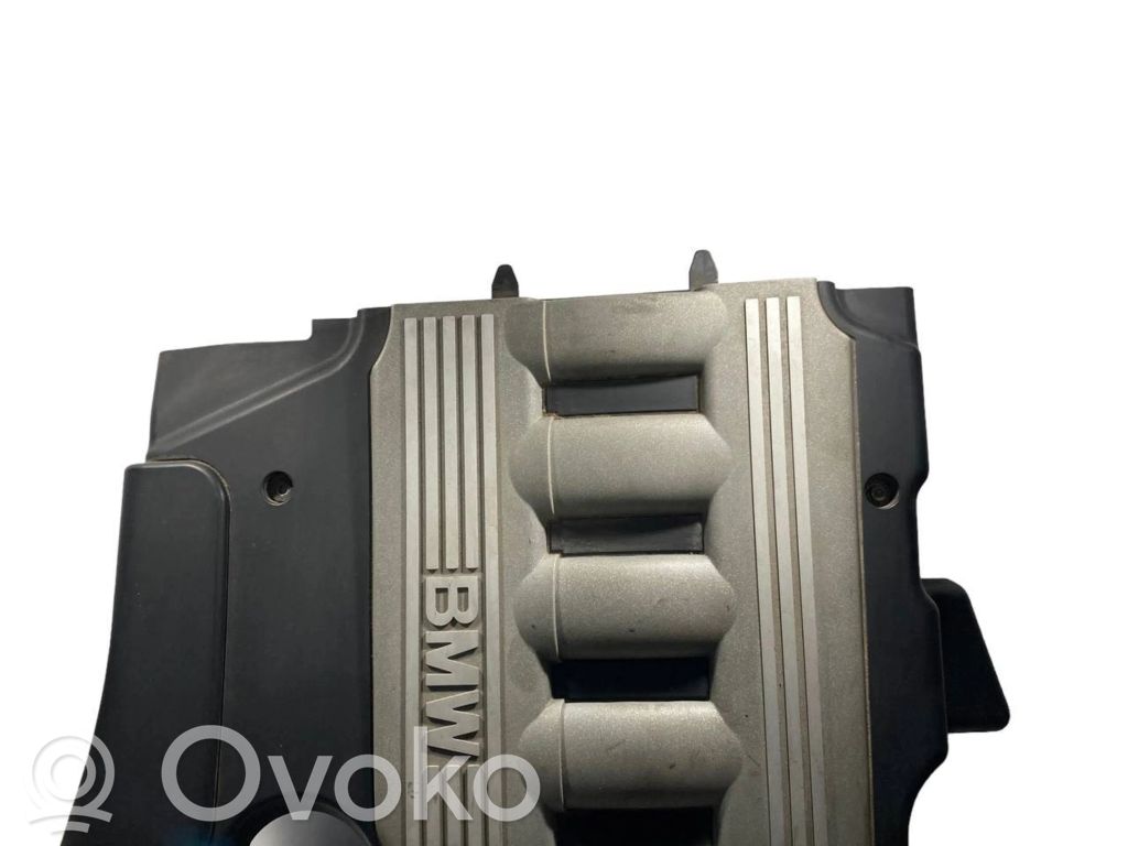 Engine cover (decorative trim)