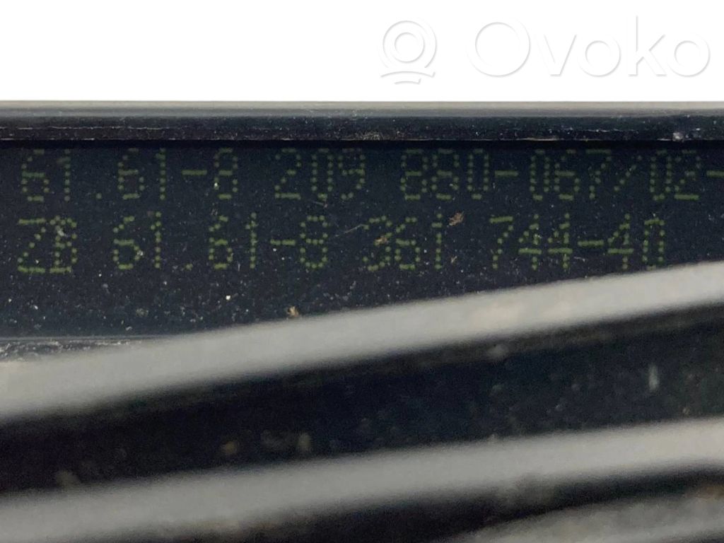 Priekšējā loga tīrītāja kājiņa