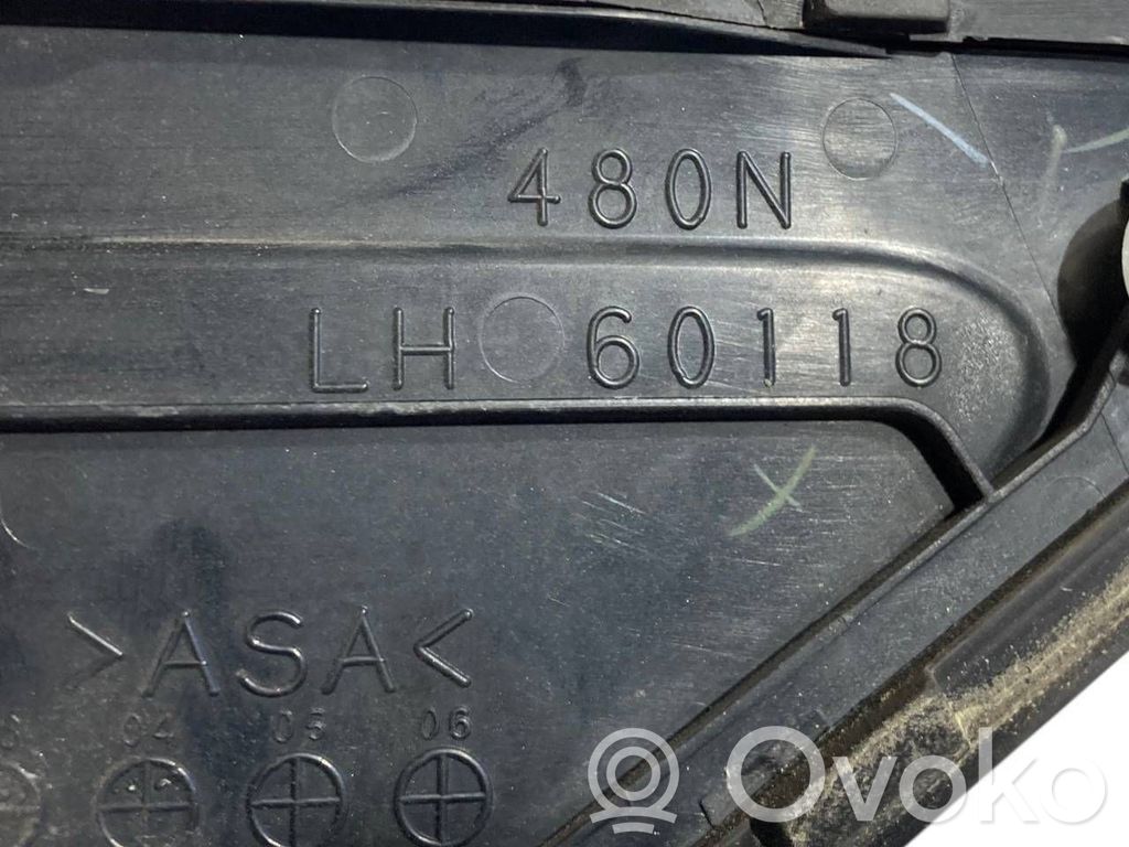 Spoguļa plastmasas dekoratīvā apdare