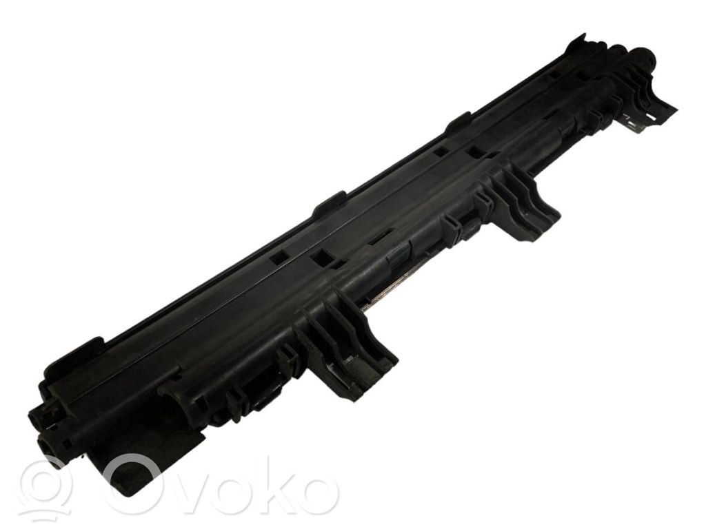 Cita veida dzinēja nodalījuma detaļa