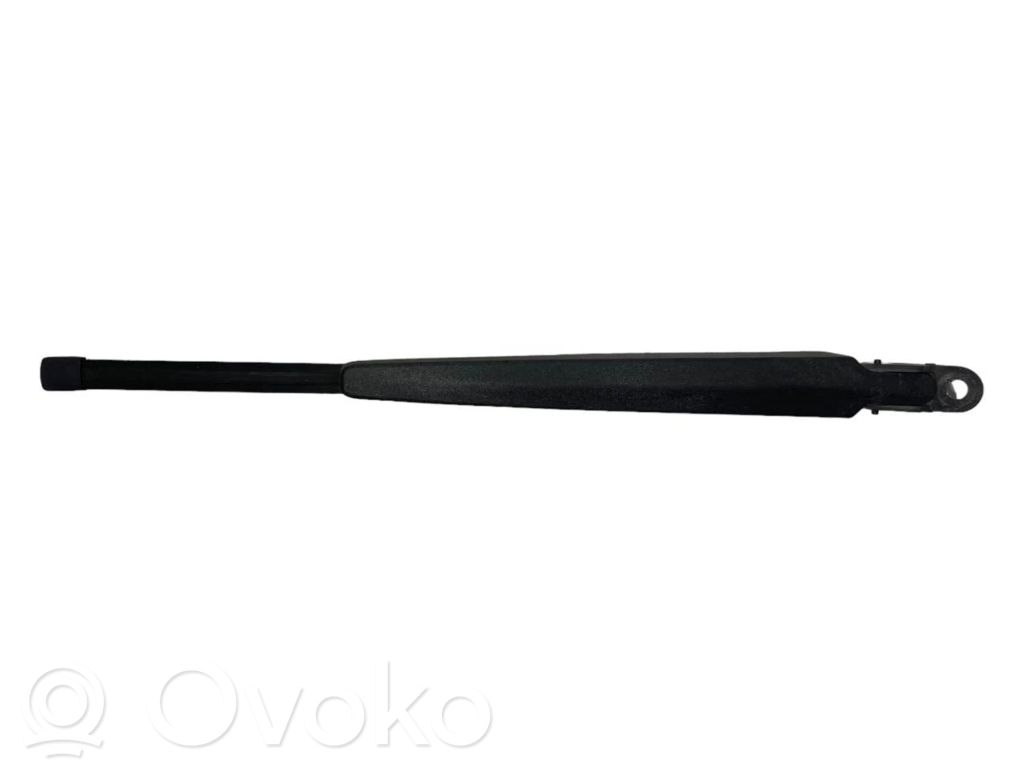 Rear window wiper arm