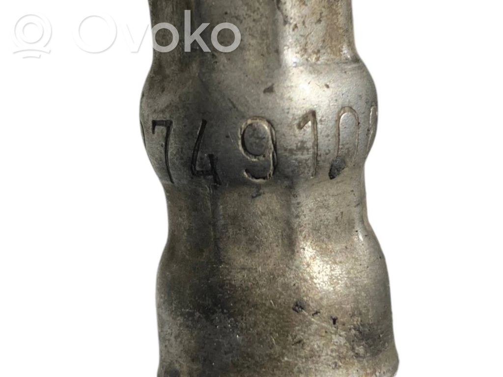 Degvielas caurulīte (-es)