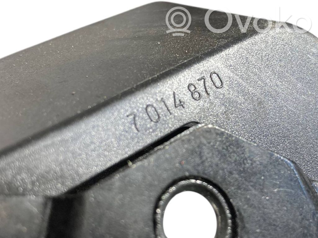 Aizmugurējā pārsega slēdzene