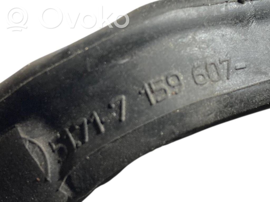 Dzinēja nodalījuma gumija