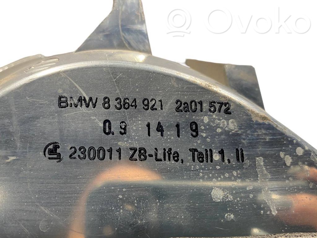 Aizmugurējais lukturis virsbūvē