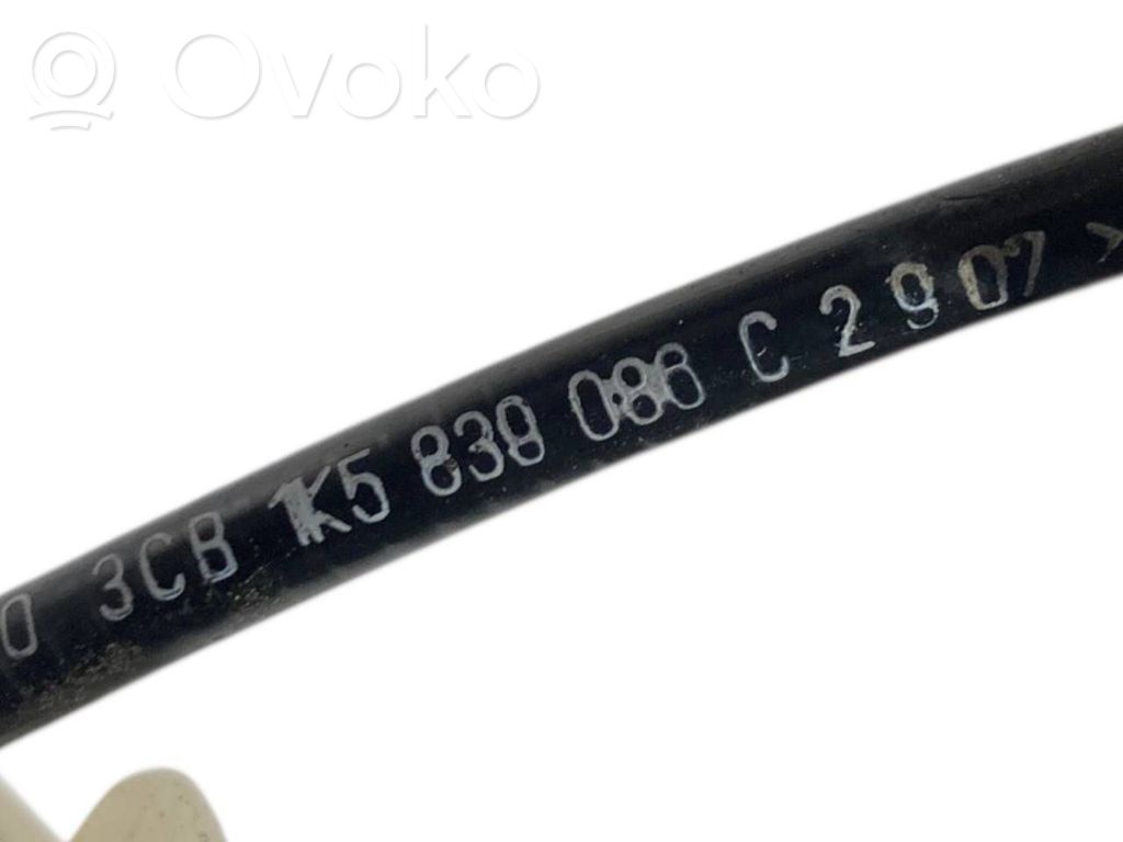 Aizmugurē slēdzene