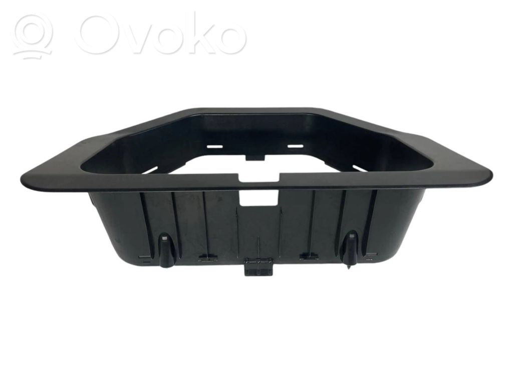 Side decorative trim (rear)