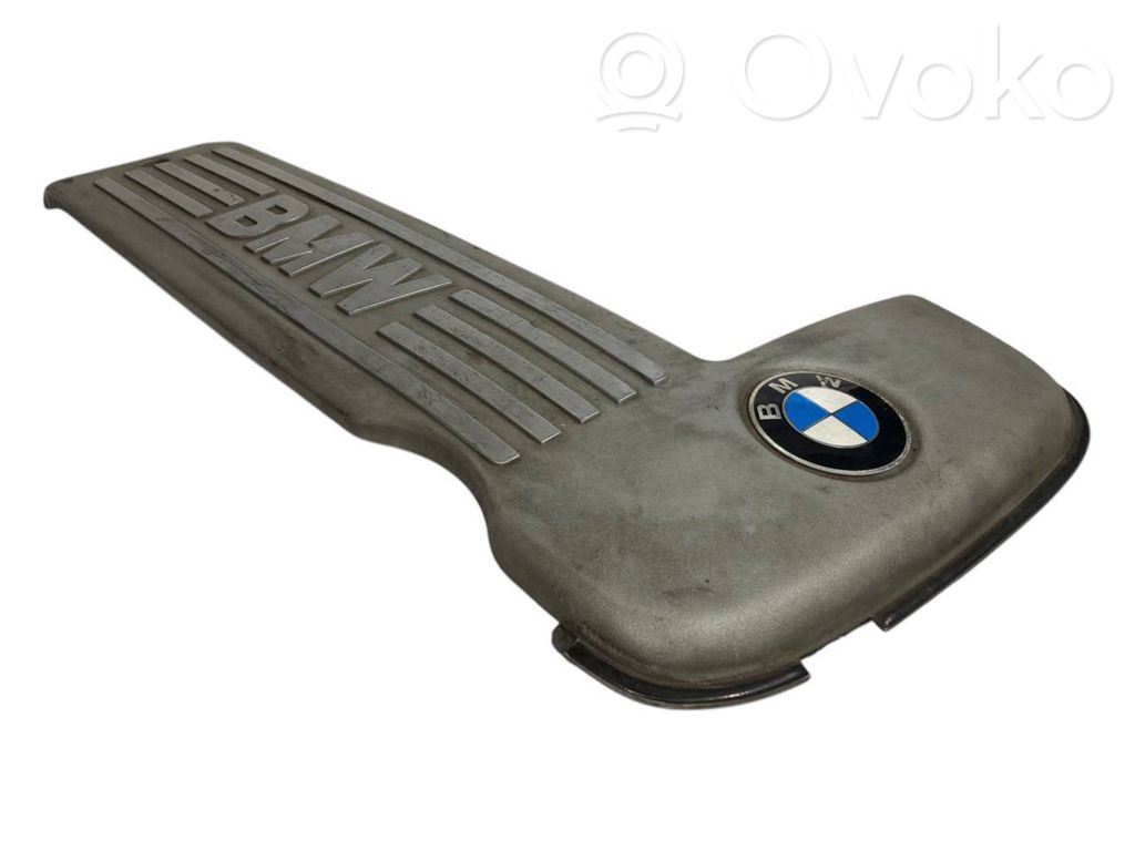 Engine cover (decorative trim)