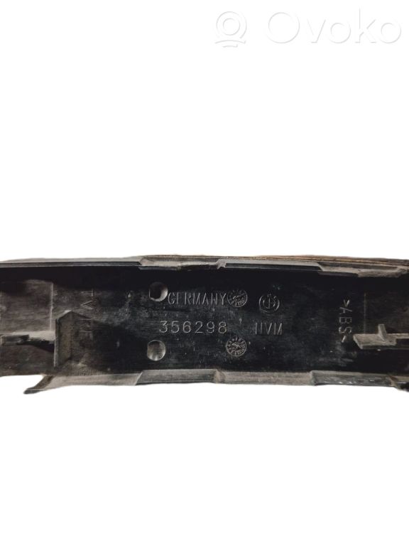 Priekšpusē dekoratīvās apdares lenta