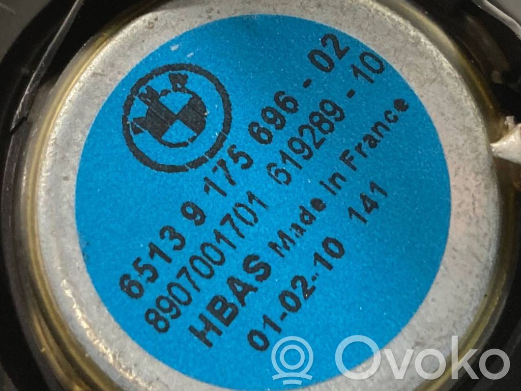 Skaļrunis (-i) priekšējās durvīs