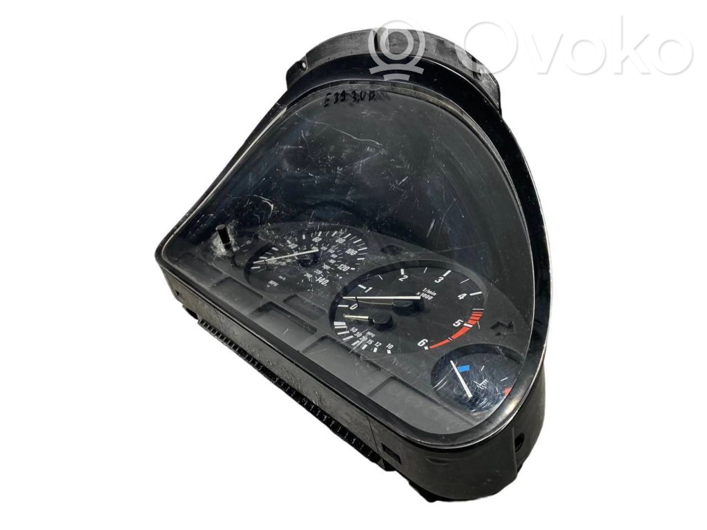 Speedometer (in the instrument panel)