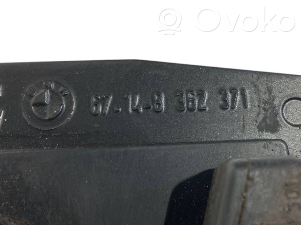 Aizmugurējā pārsega pievilcējs