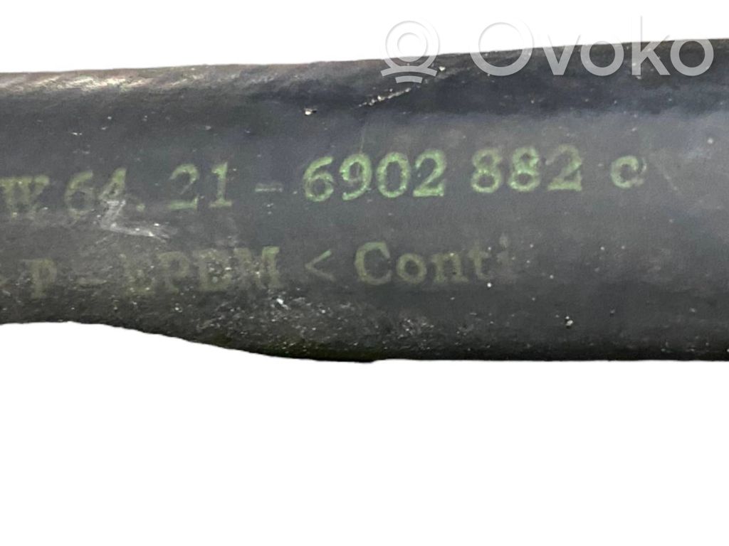 Caurulīte (-es) / šļūtene (-es)