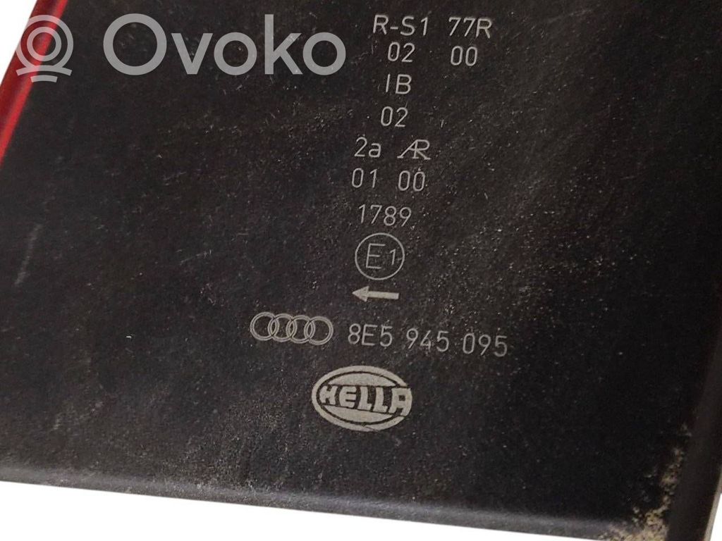 Aizmugurējais lukturis virsbūvē