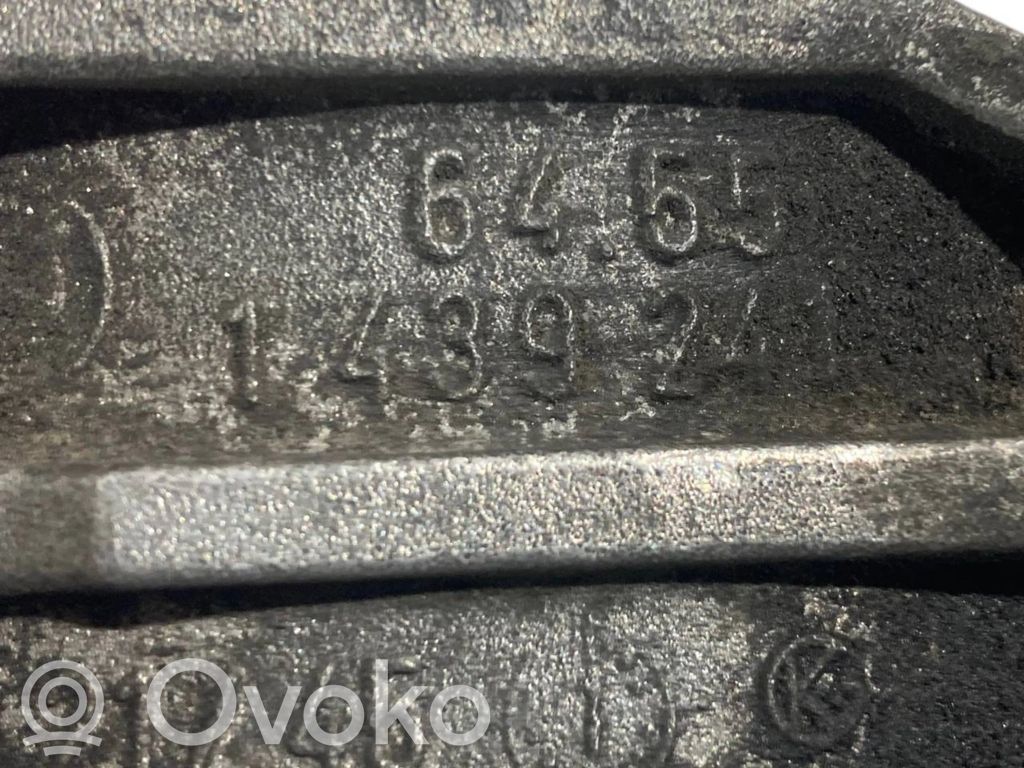 Gaisa kondicionēšanas kompresora stiprinājums