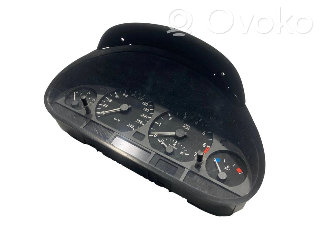 Speedometer (in the instrument panel)