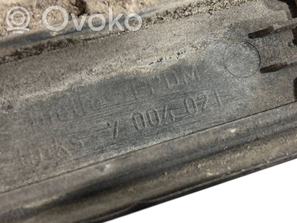 Декоративная накладка на крыло (молдинг)